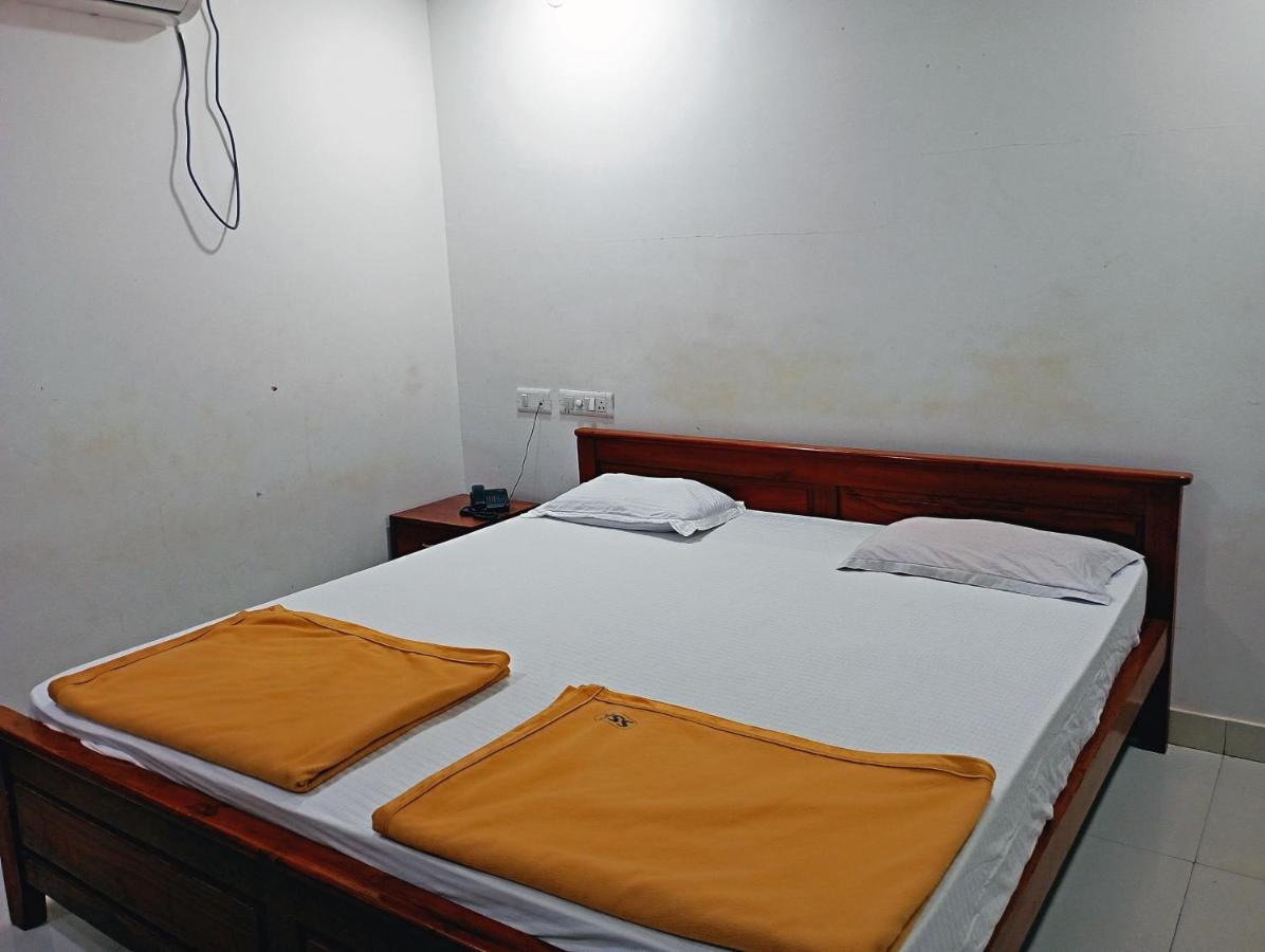 Staymaker Shri Shakti Residency Hubli Exterior photo