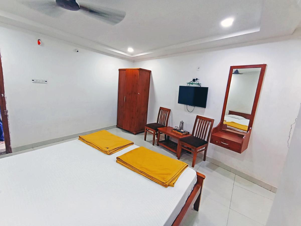 Staymaker Shri Shakti Residency Hubli Exterior photo