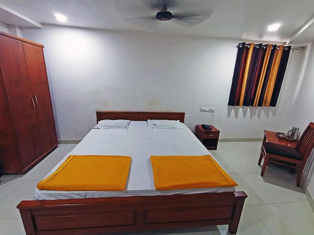 Staymaker Shri Shakti Residency Hubli Exterior photo