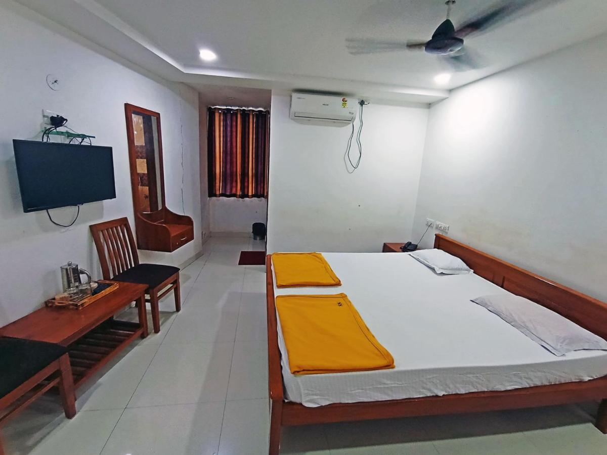 Staymaker Shri Shakti Residency Hubli Exterior photo