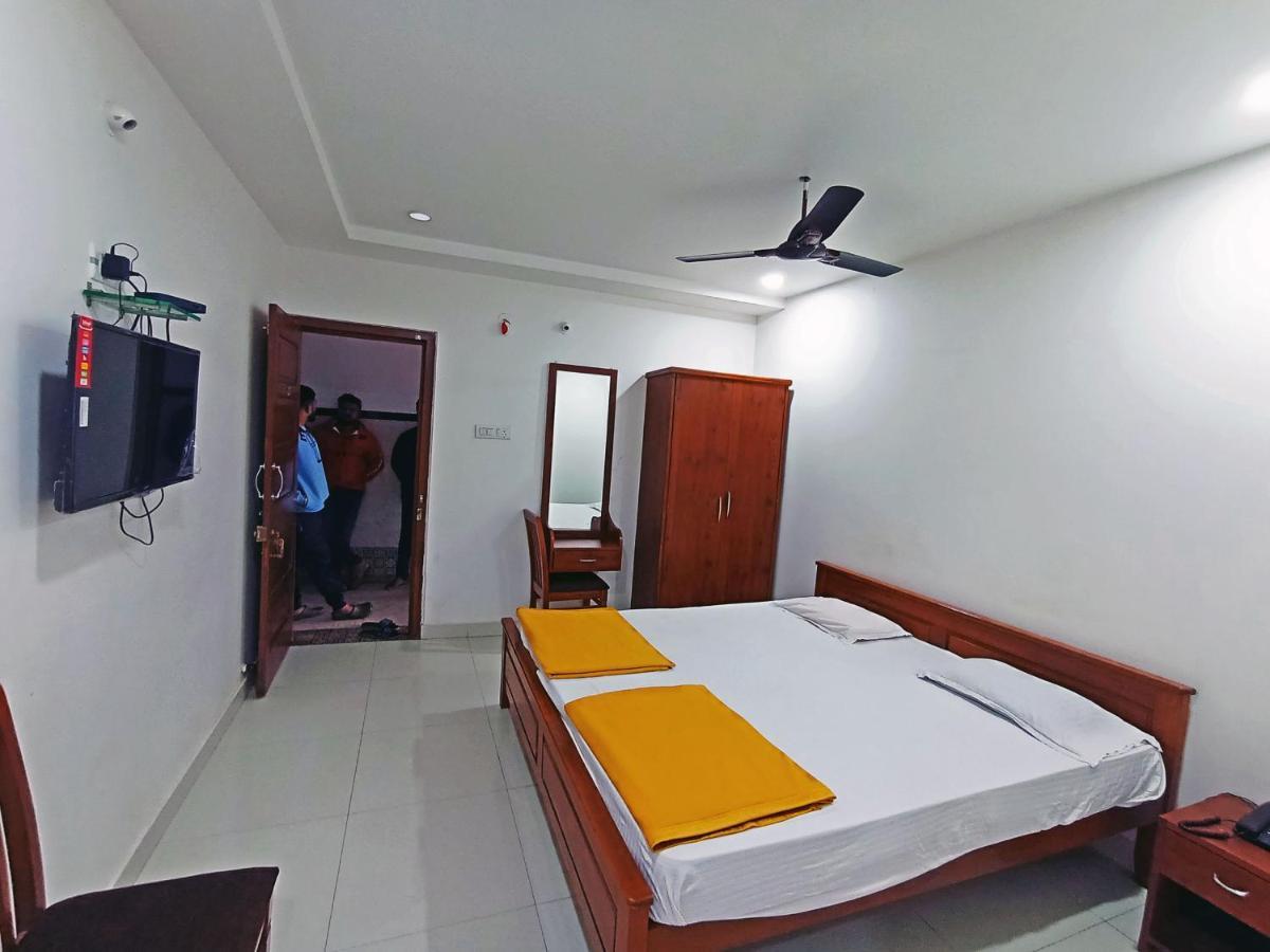 Staymaker Shri Shakti Residency Hubli Exterior photo