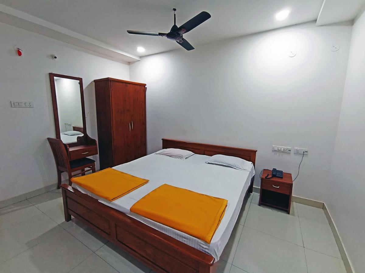 Staymaker Shri Shakti Residency Hubli Exterior photo