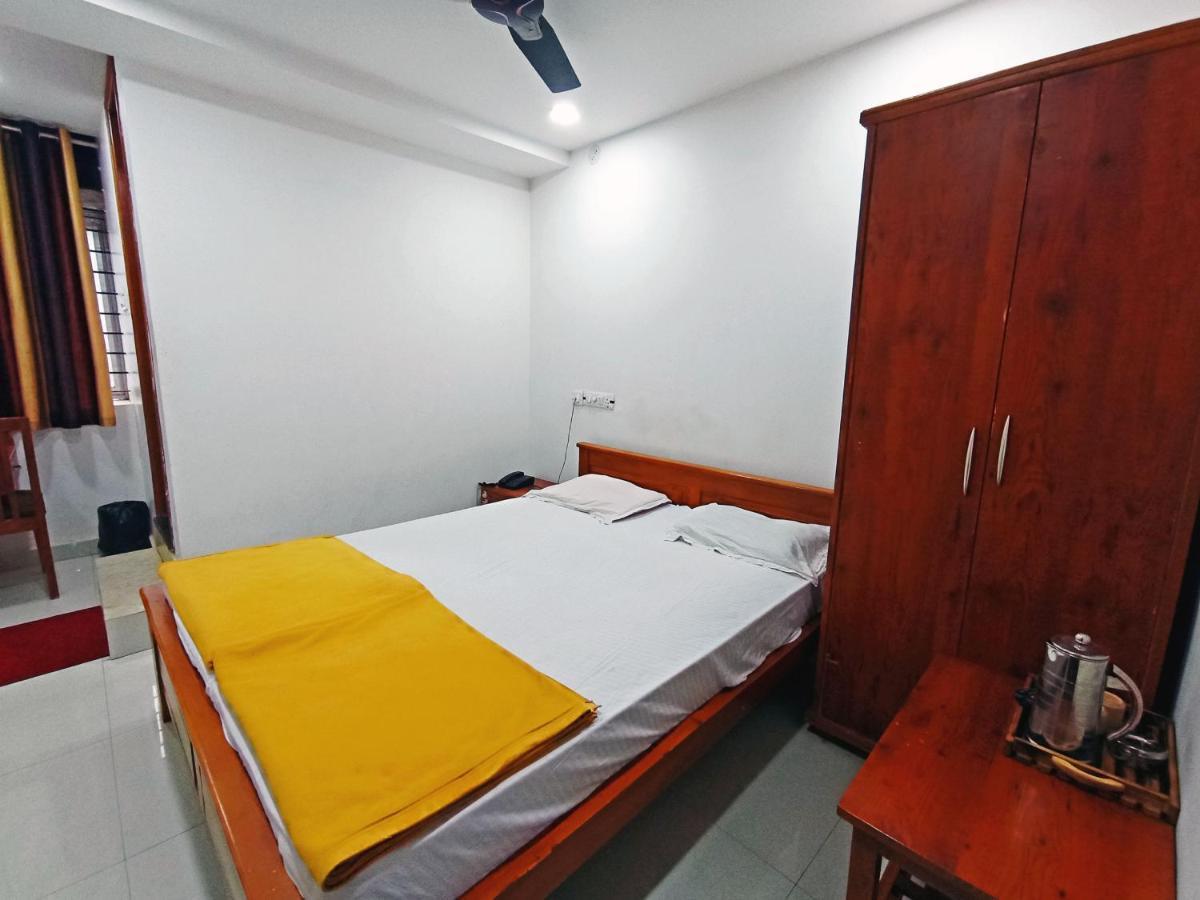 Staymaker Shri Shakti Residency Hubli Exterior photo