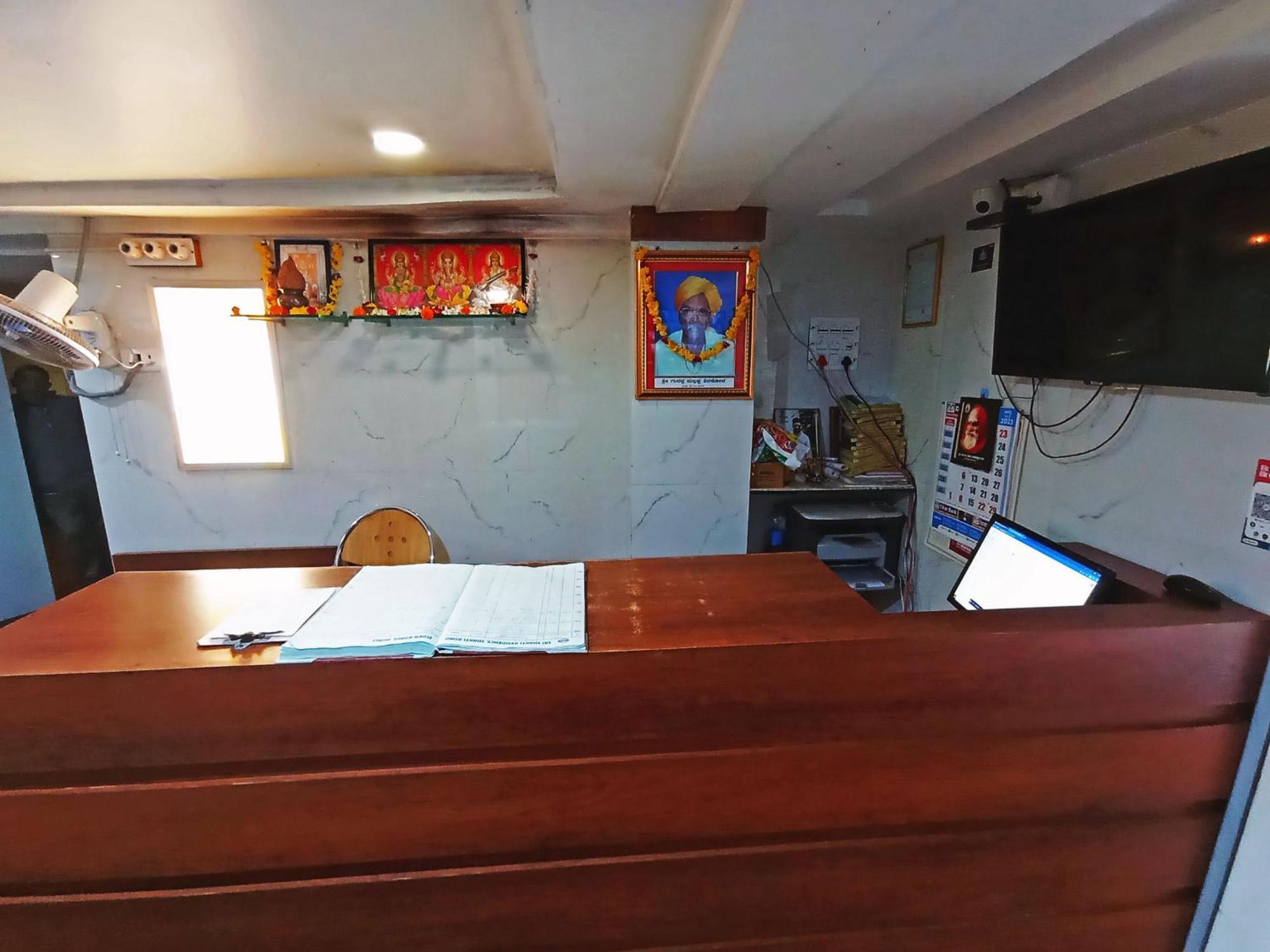 Staymaker Shri Shakti Residency Hubli Exterior photo