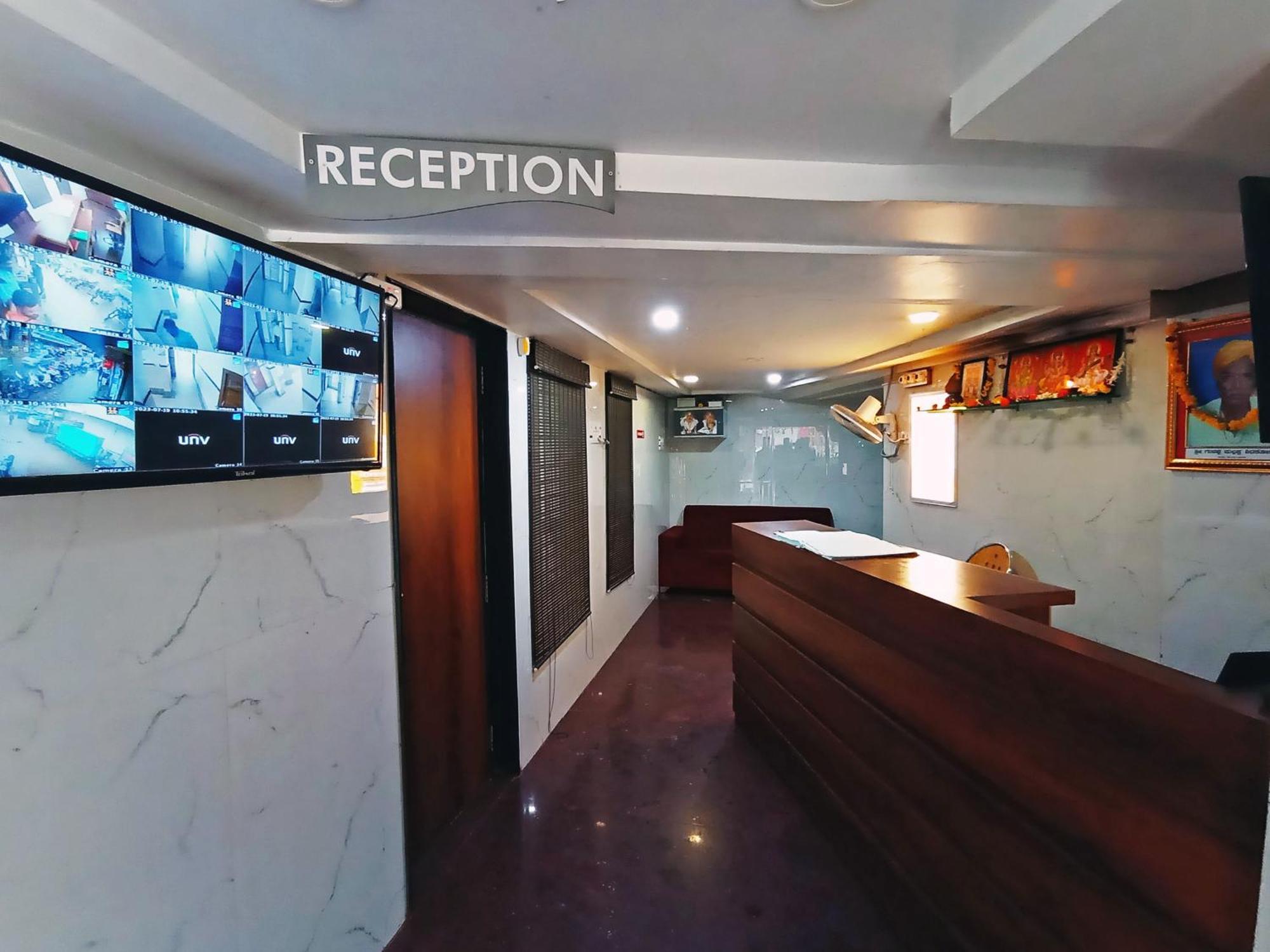 Staymaker Shri Shakti Residency Hubli Exterior photo