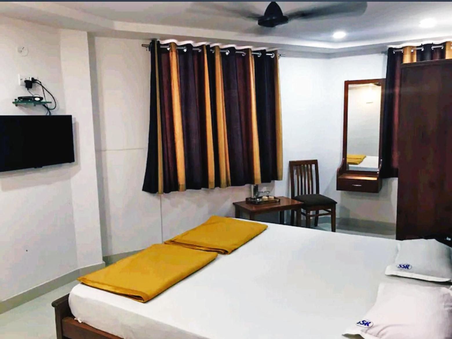 Staymaker Shri Shakti Residency Hubli Exterior photo