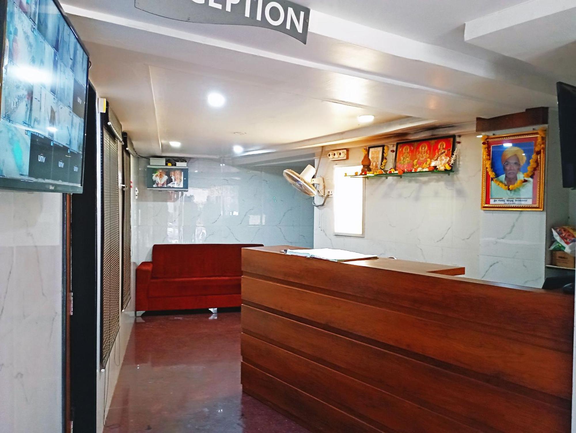 Staymaker Shri Shakti Residency Hubli Exterior photo